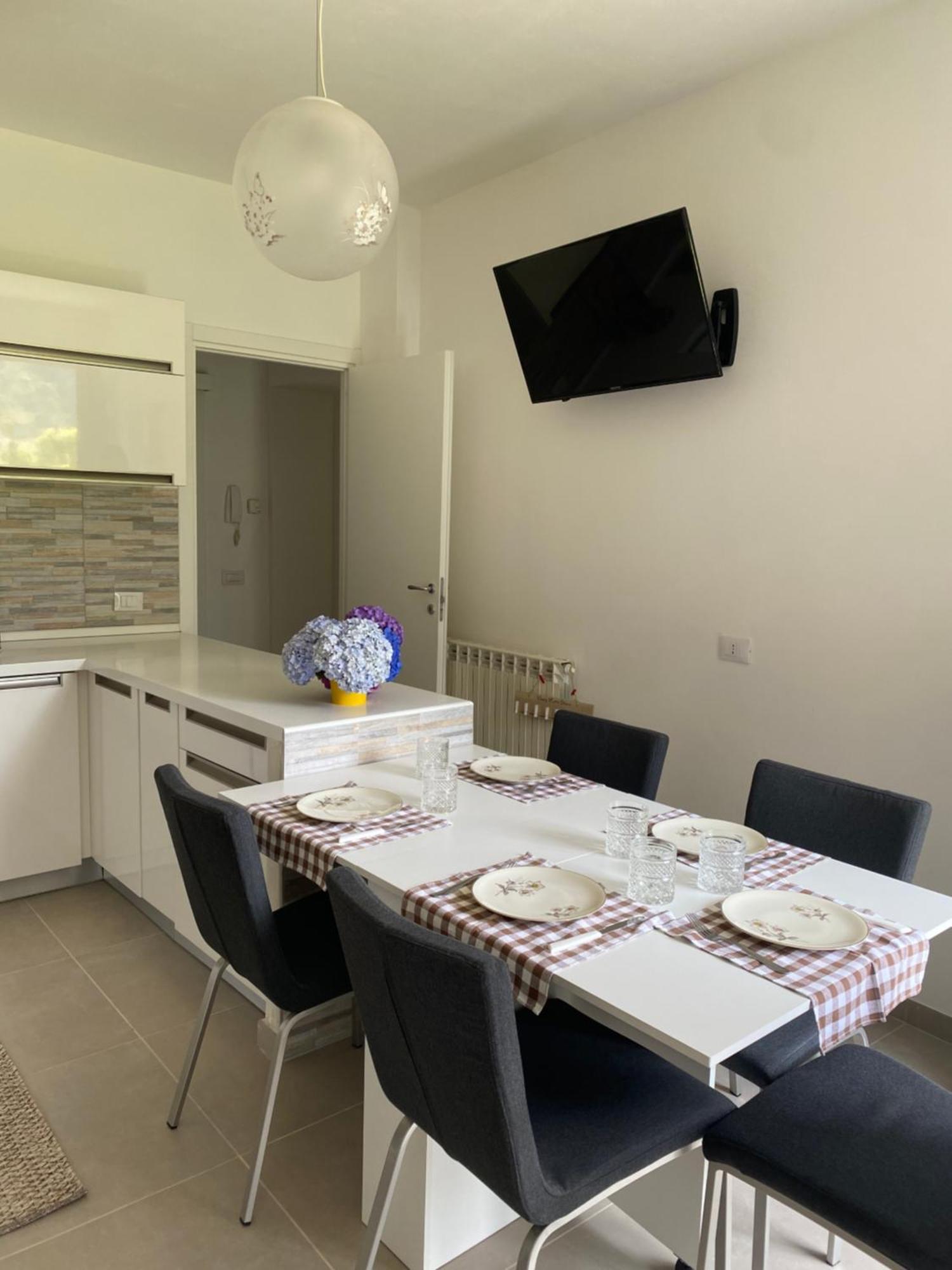 Luna Apartment Verbania Bagian luar foto