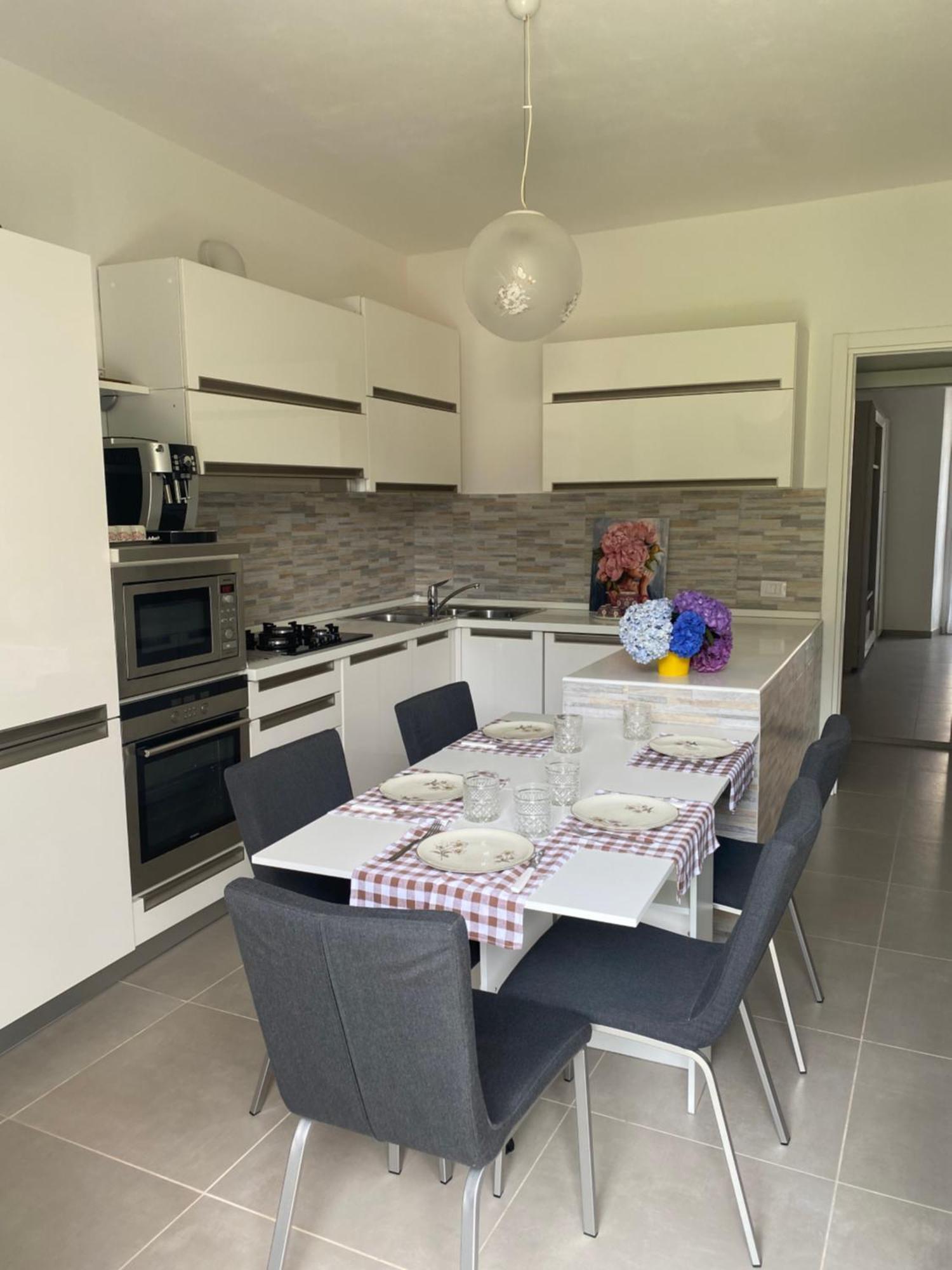 Luna Apartment Verbania Bagian luar foto
