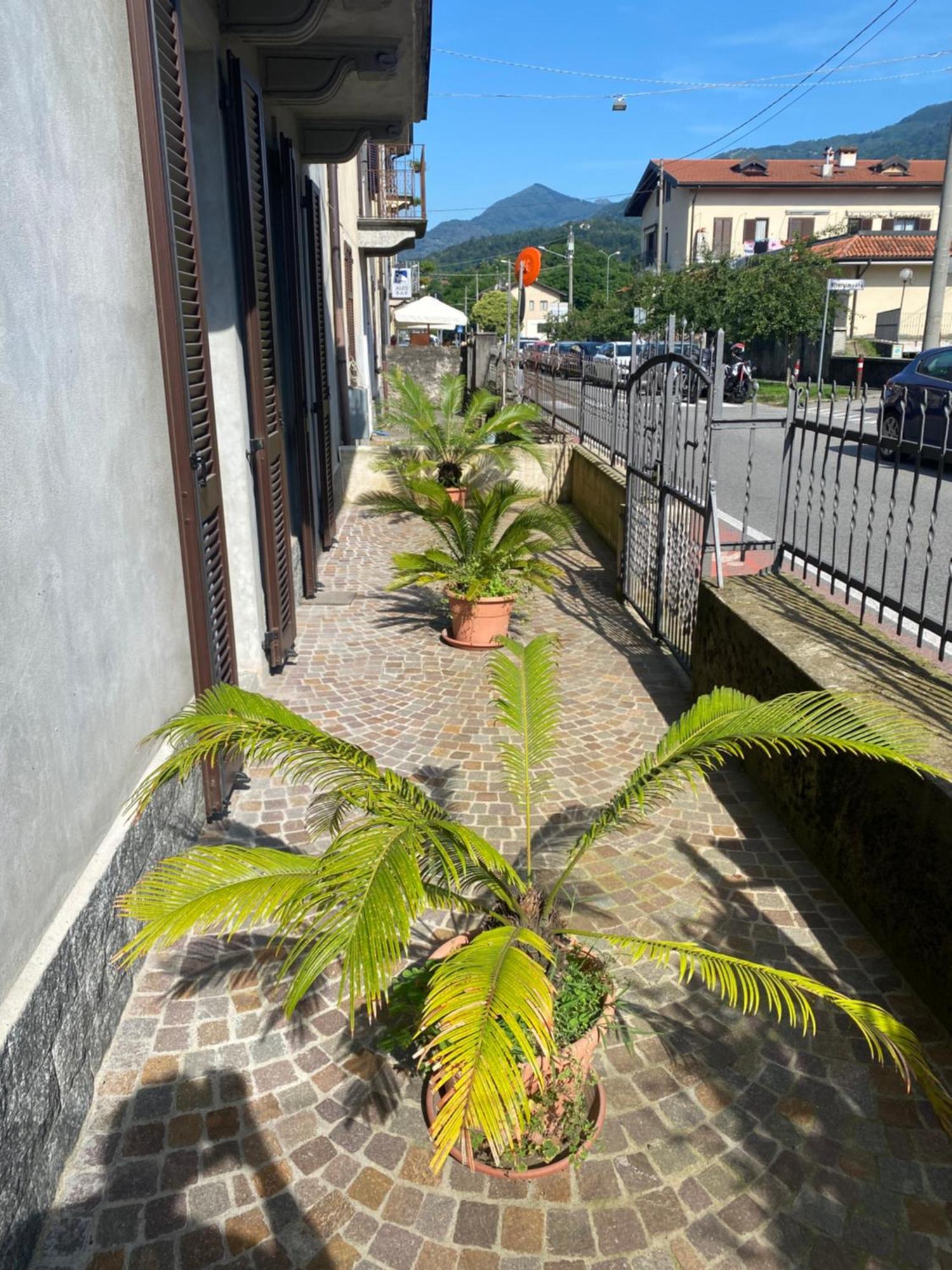 Luna Apartment Verbania Bagian luar foto