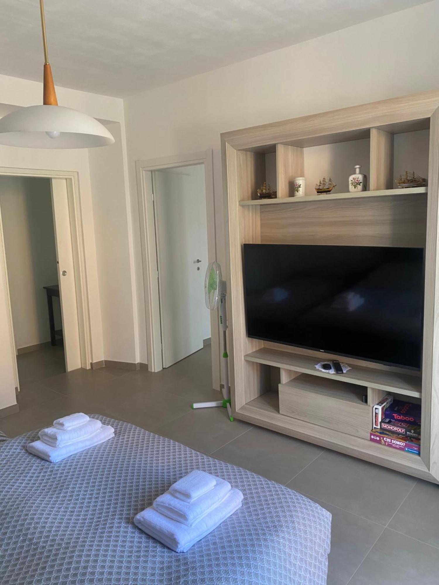 Luna Apartment Verbania Bagian luar foto